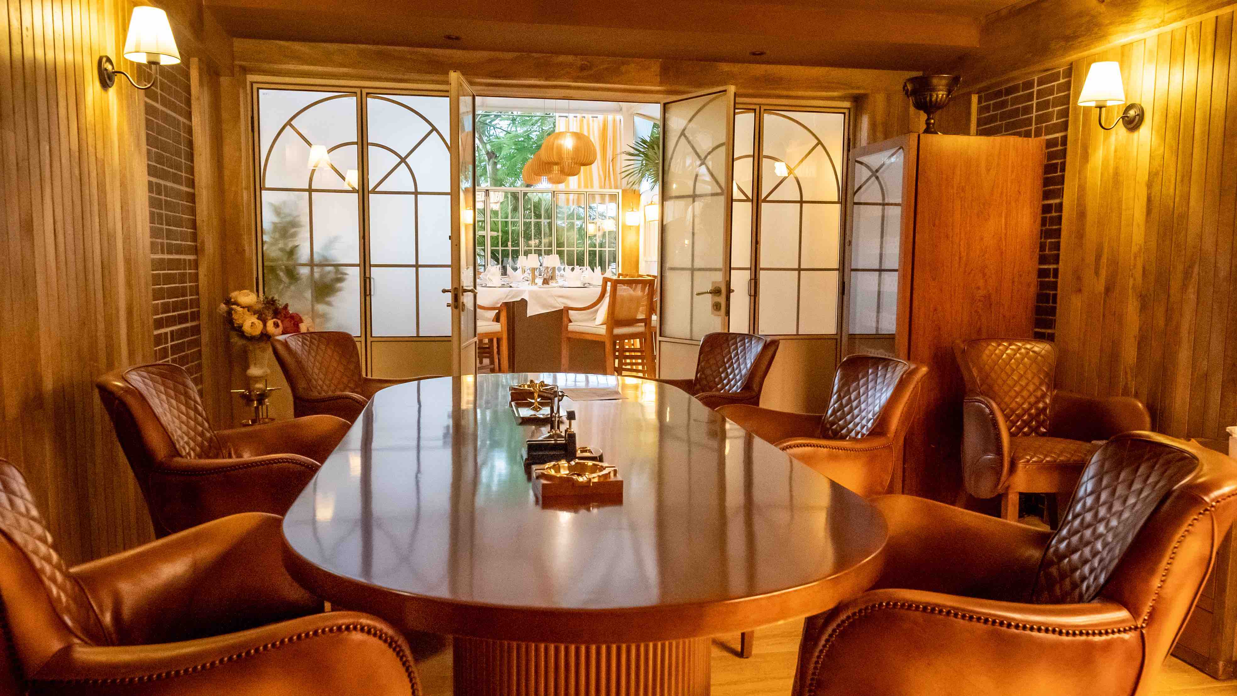La Réserve whisky and cigar lounge at La Terrasse