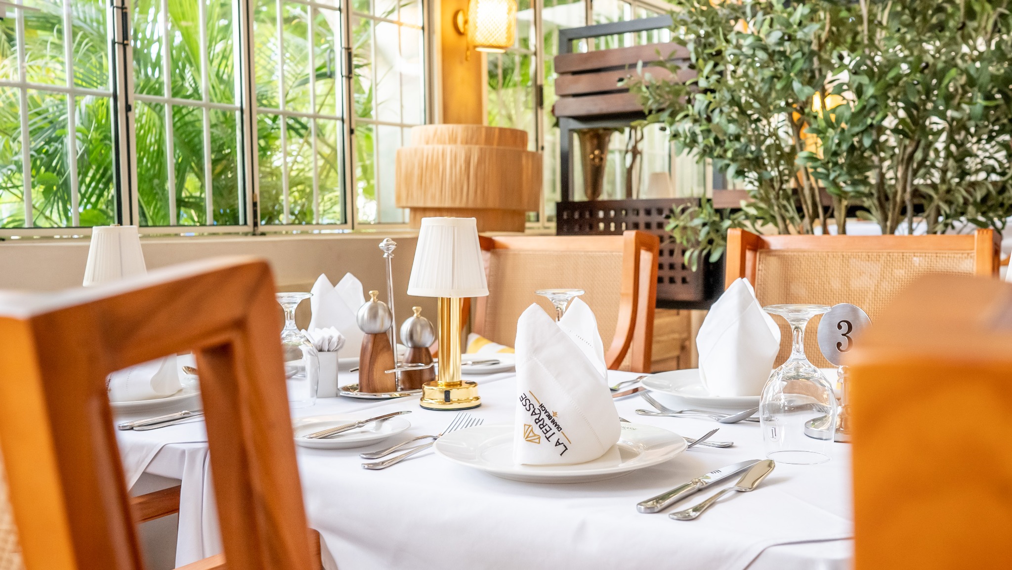 Elegant dining table at La Terrasse