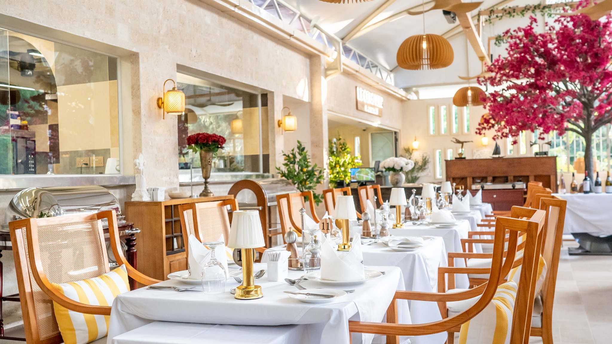 Elegant dining room detail